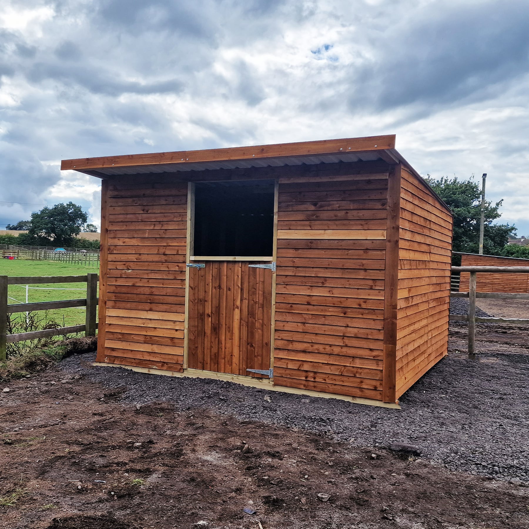 Horse shelter Staffordshire 1